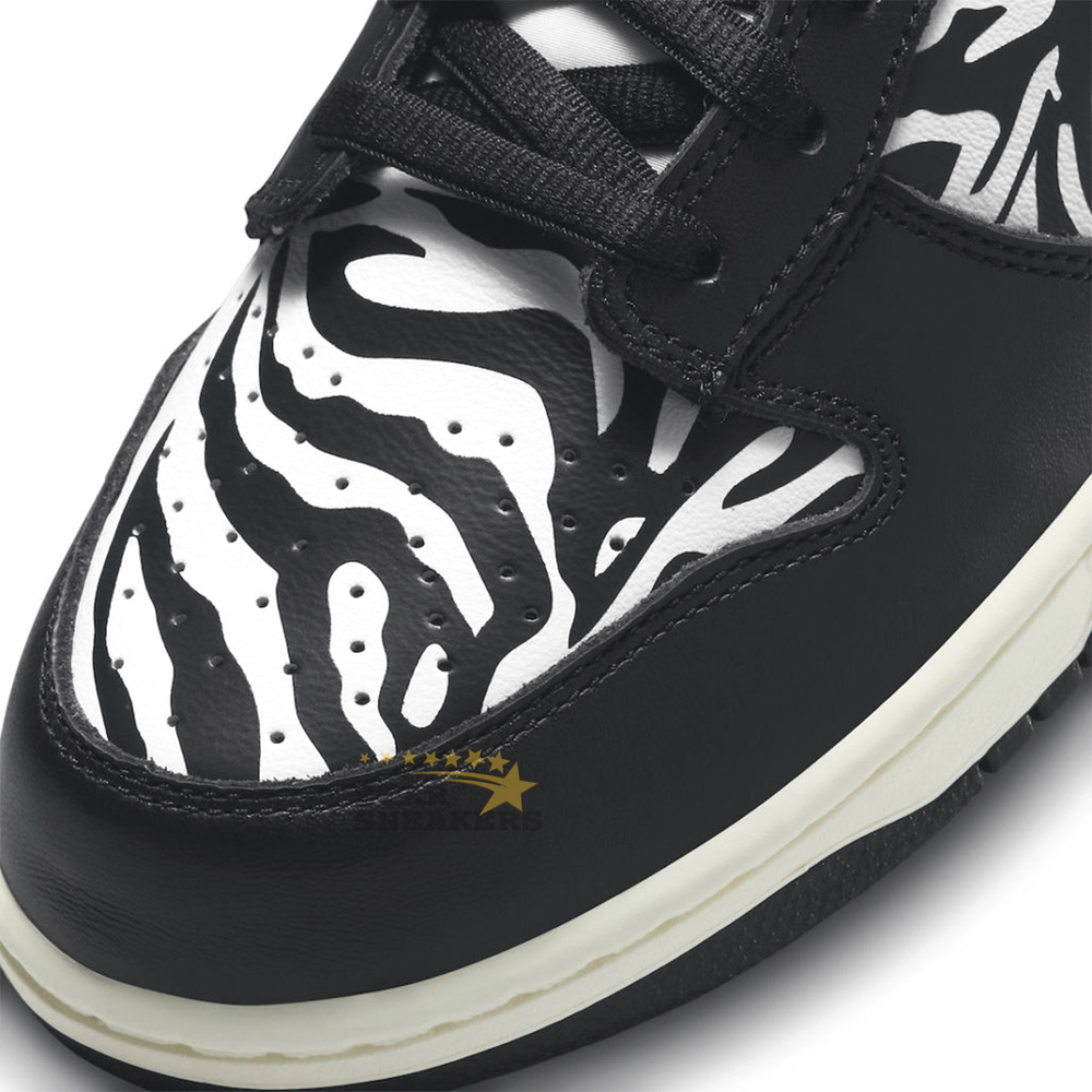 DUNK SB LOW  "Zebra"