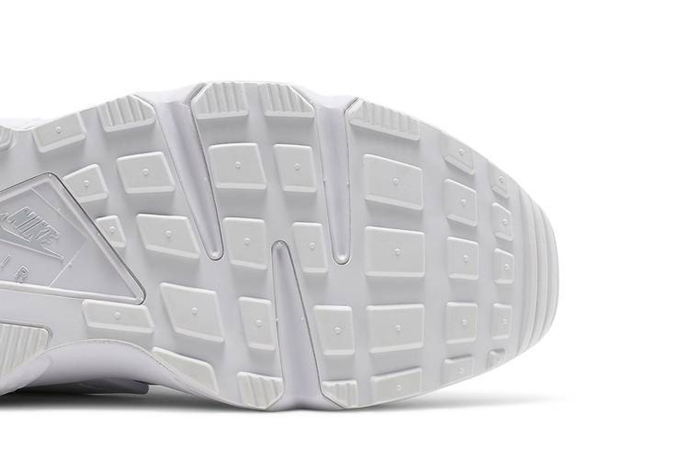 Nike huarache triple white women on sale