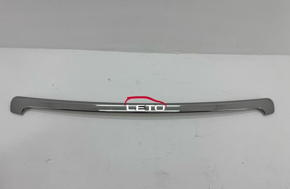 Молдинг на капот (дорсетайлинг) 75770-60031 7577060031