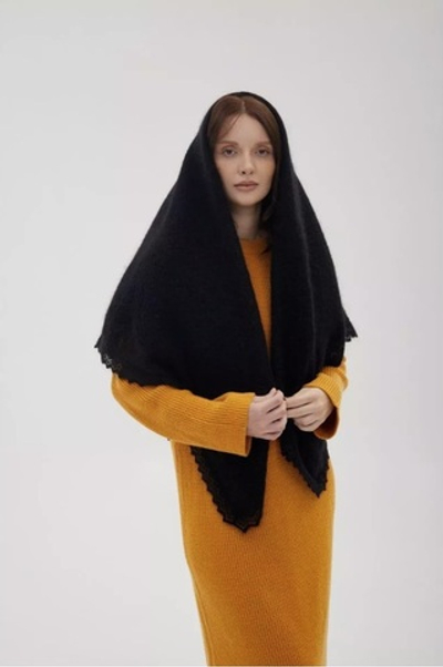 Оренбургский пуховый платок П2-130-07 черный