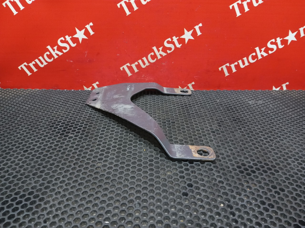 Кронштейн переднего крыла левого 2021г