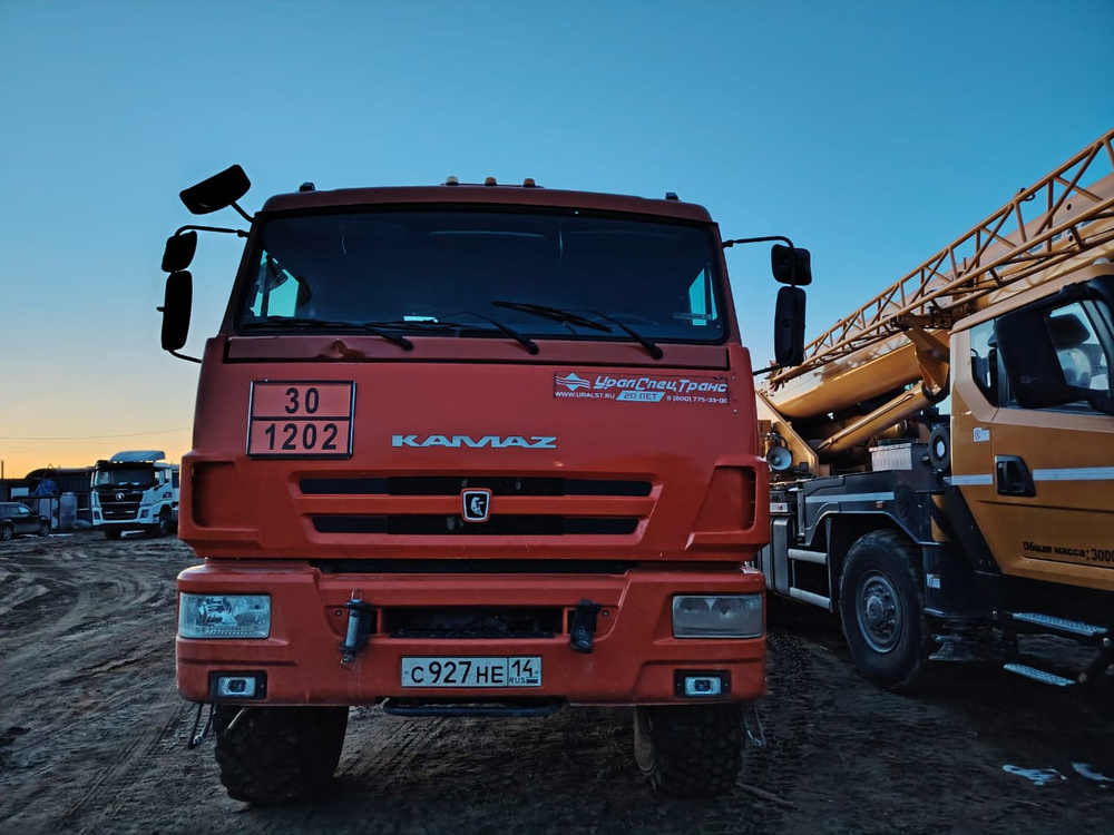 УралСпецТранс 5453* на шасси КамАЗ 43118 6x6 Автотопливозаправщик 5453Z1-100 (Дизельный, 11,8 л, 301