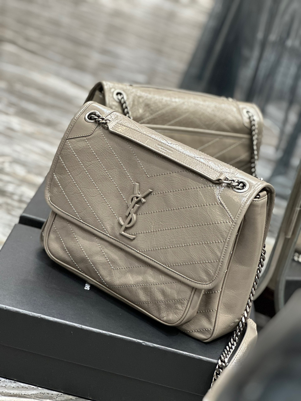 Saint Laurent Niki 32 cm
