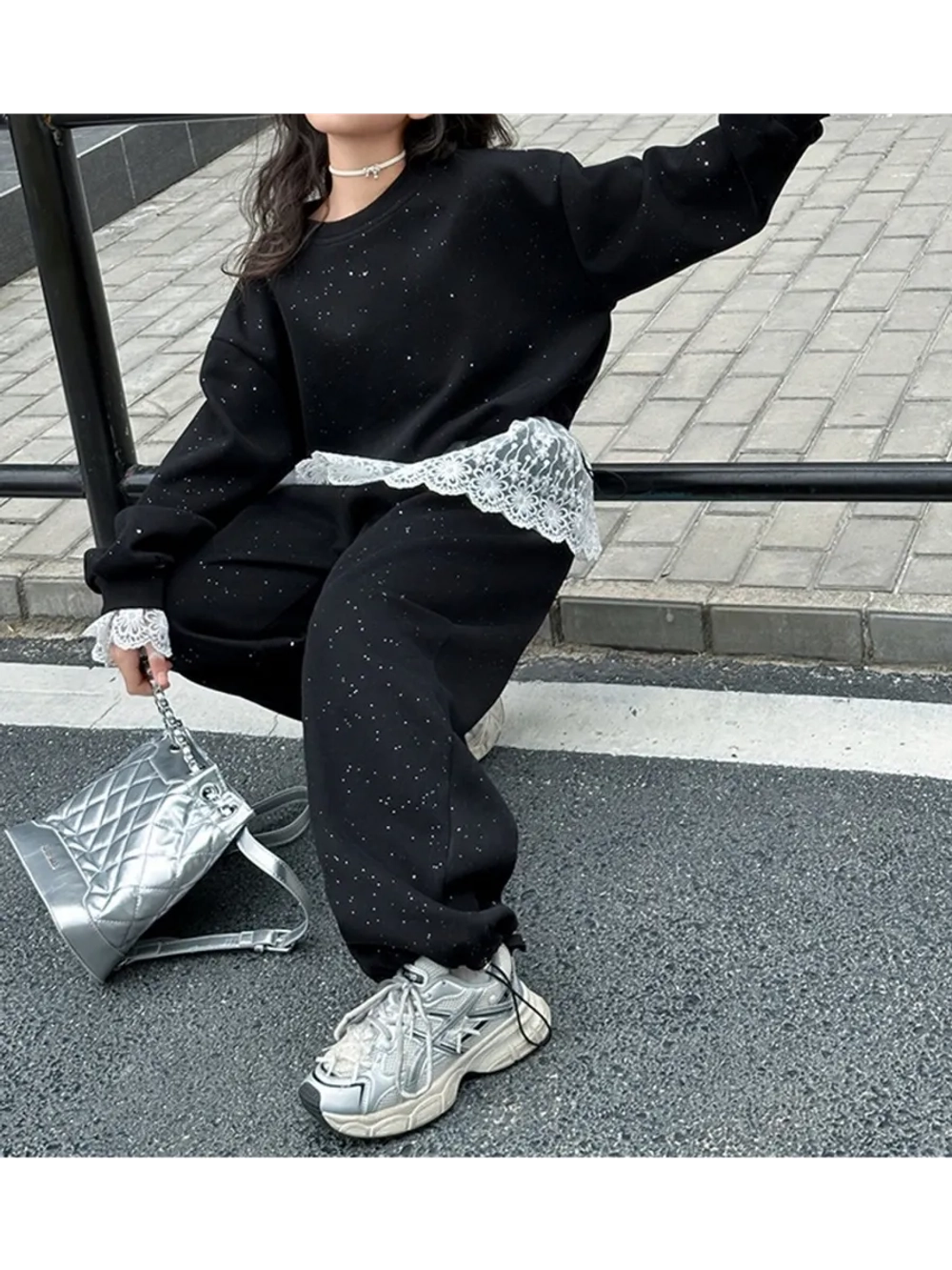 Костюм брючный c кружевом