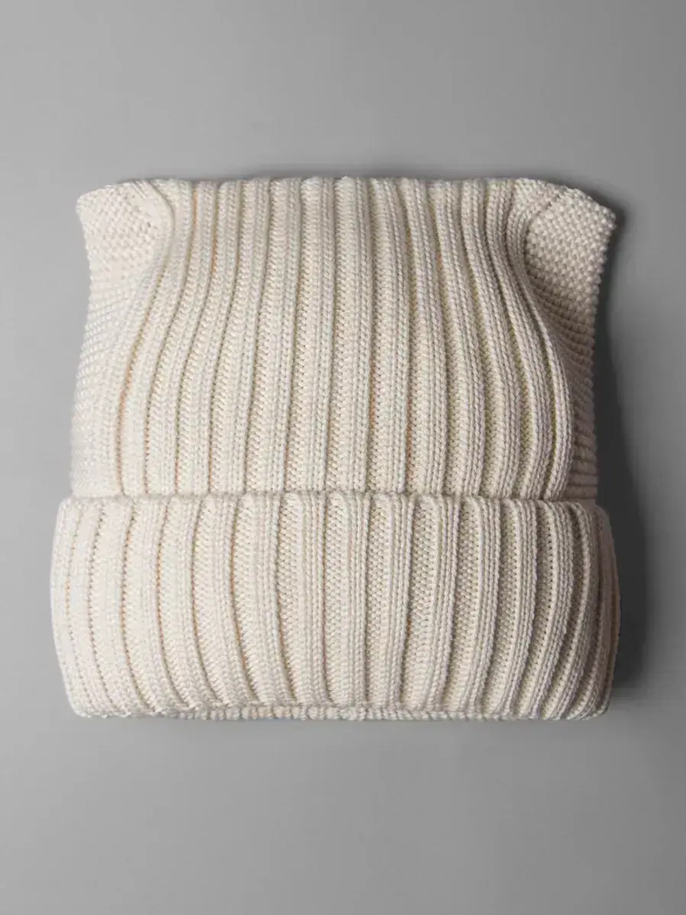 Шапка вязаная с ушками женская на осень