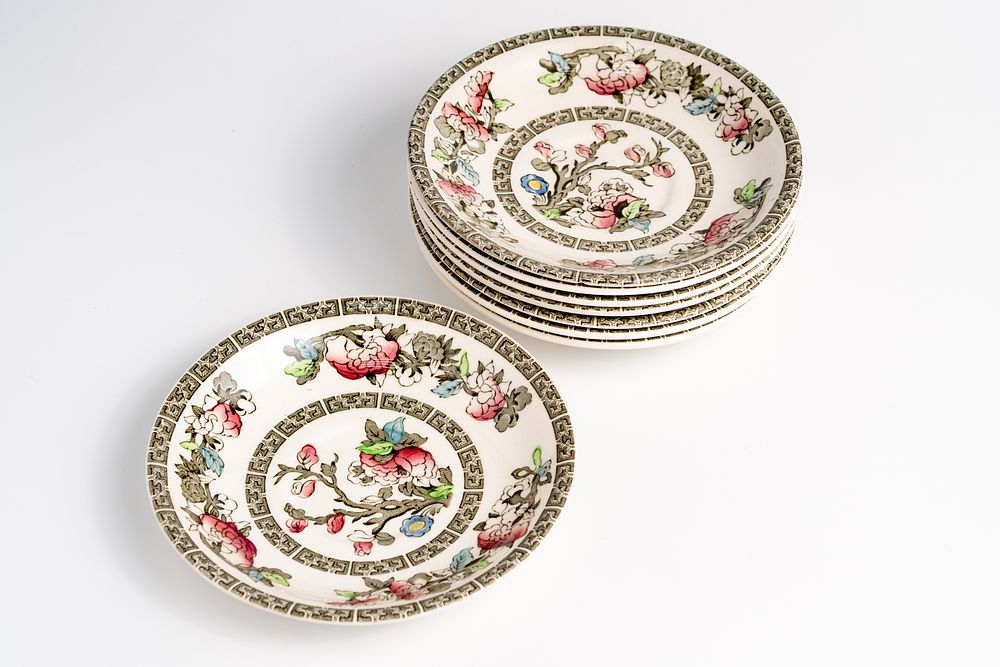 Восемь блюдец с узором «Индийское дерево»