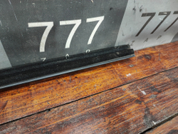 Накладка стекла переднего левого Grand Cherokee WK2 10-22 Б/У Оригинал 55399291AE