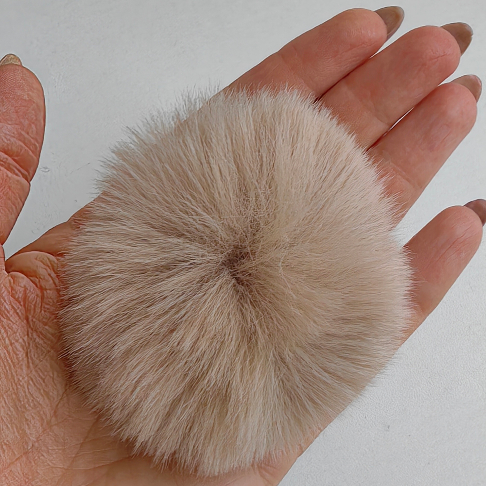 Помпон из искусственного меха "Капучино" d=7 см