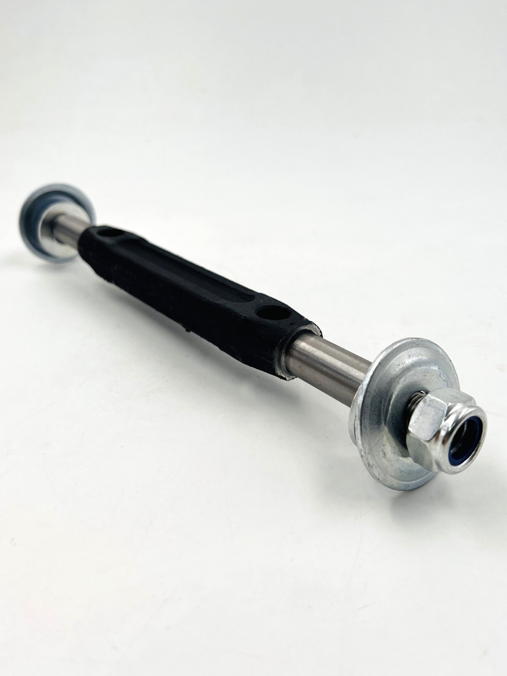 Ось (болт) нижнего рычага ВАЗ 2101-2107 в сборе