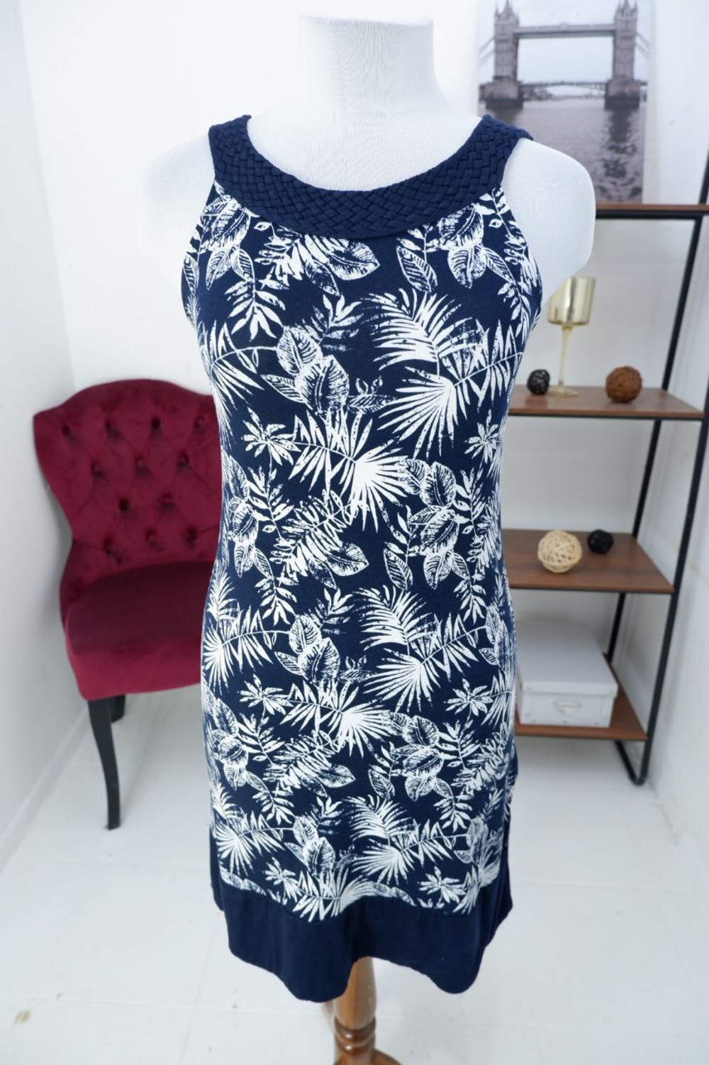 Платье Ostin c вискозой красивое 42 размер