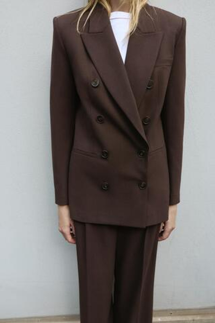 ZARA ДВУБОРТНЫЙ БЛЕЙЗЕР С ПОДПЛЕЧНИКАМИ, КОРИЧНЕВЫЙ