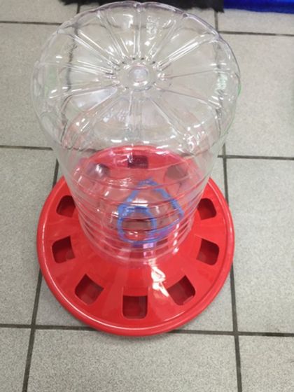 Поилка для 5-ти литровой бутылки