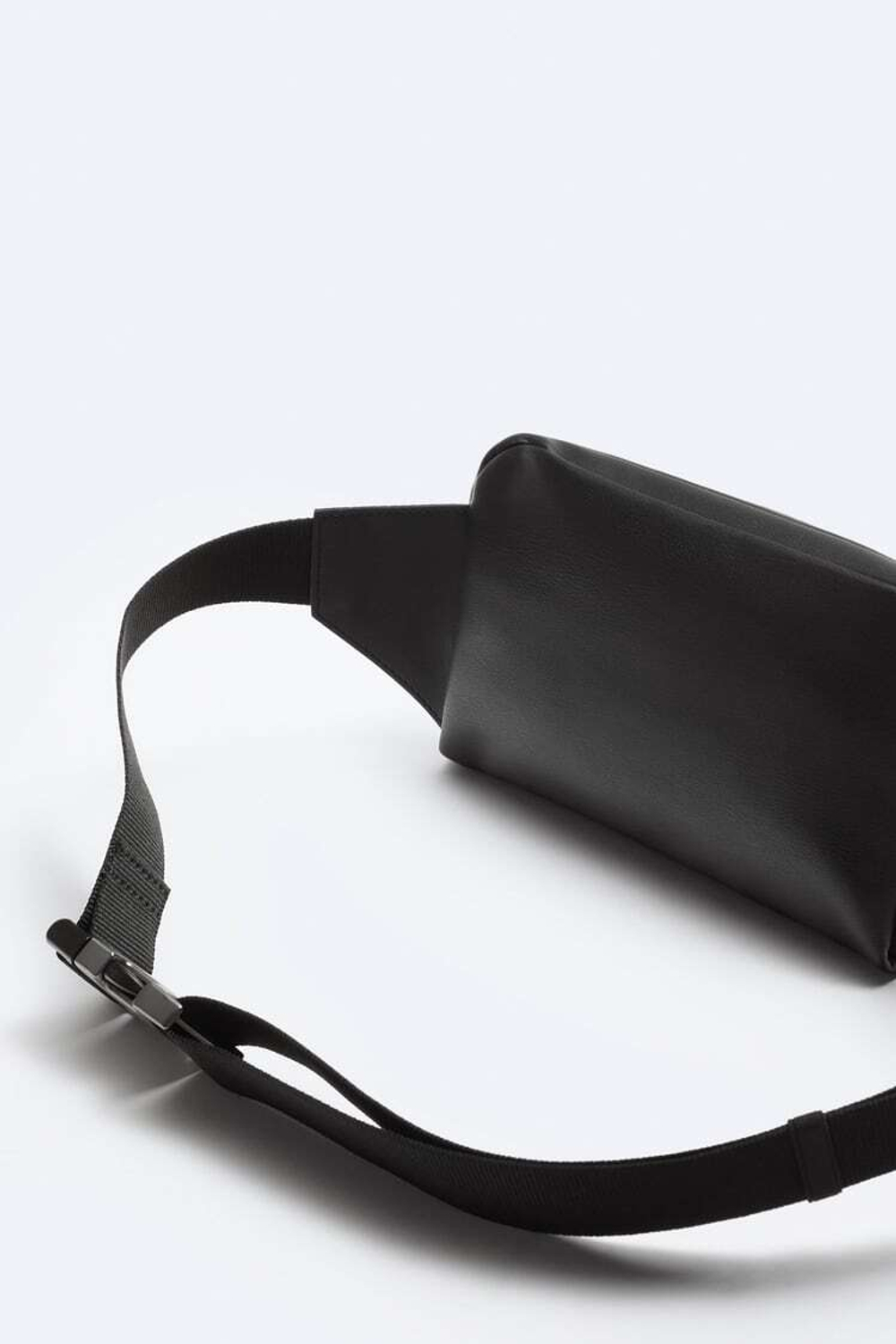 ZARA МЯГКАЯ ОДНОТОННАЯ ПОЯСНАЯ СУМКА, ЧЕРНЫЙ