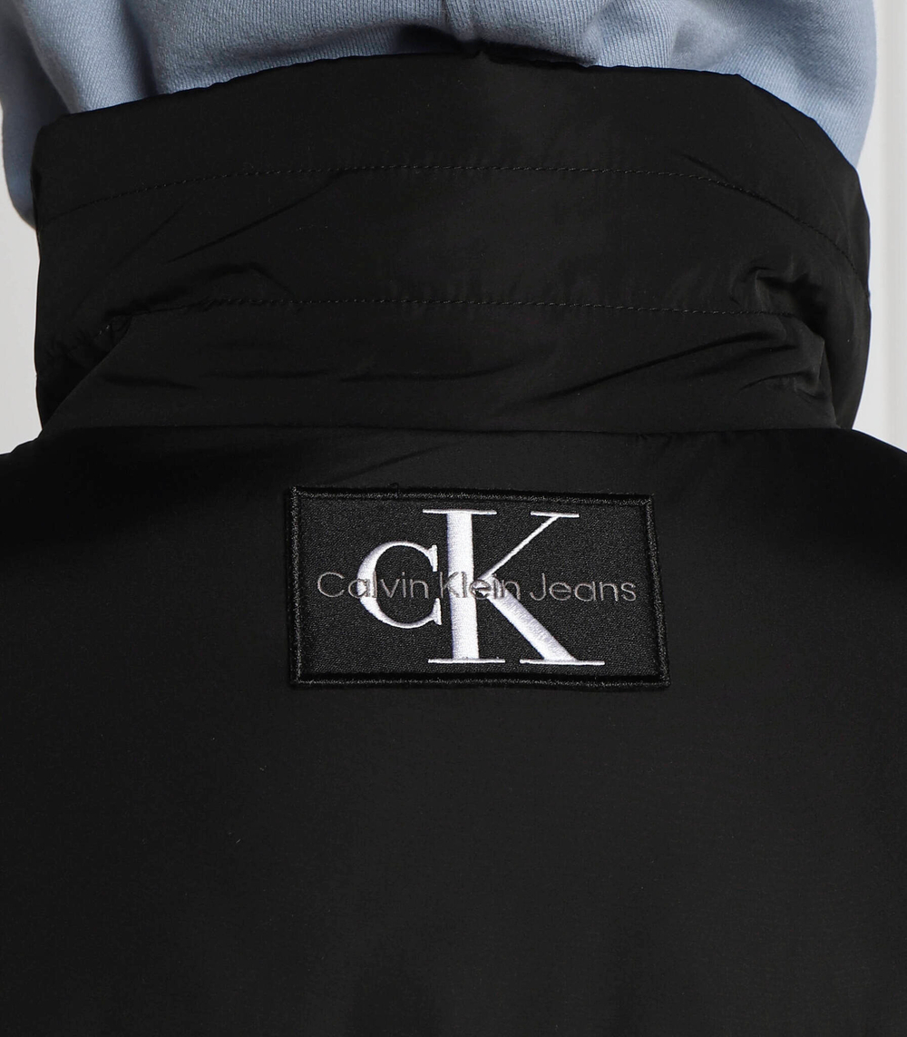 безрукавка CALVIN KLEIN JEANS - черный(J30J322495)