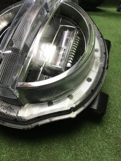 Фара правая Tank 300 (2021-н.в.) LED (В сборе)