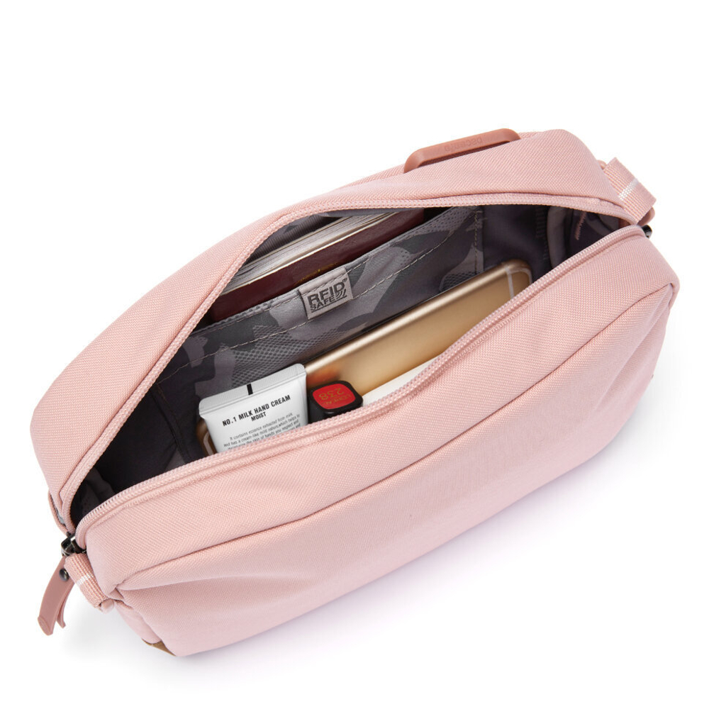 Сумка-антивор Pacsafe GO