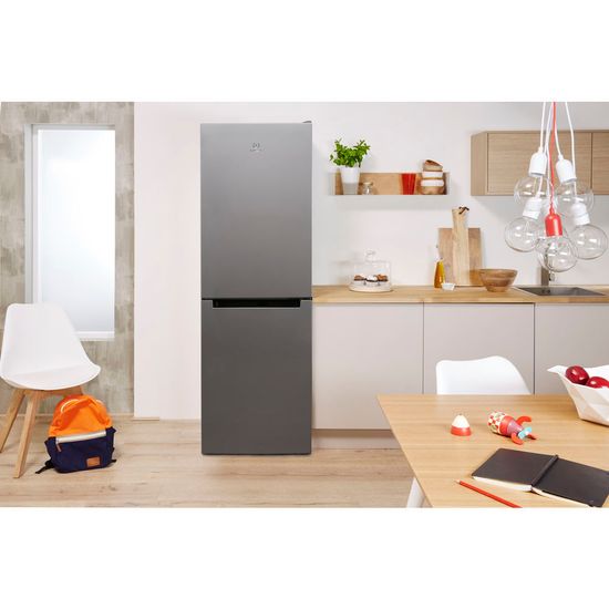 Холодильник Indesit ITF 018 S