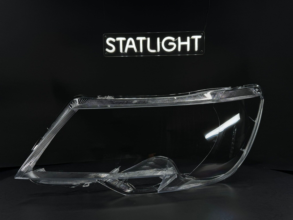 Левое стекло фары Skoda Superb 2 2013-2015 рест