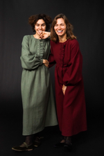 Платье с асимметричной рюшей "Герда" из крапивы цвета хвои