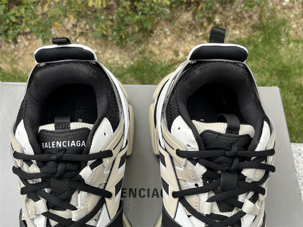 Balenciaga Track Sneaker 542023-W3AC4-8071