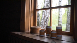 Кружка малая фарфоровая без ручки c берестой и с цитатами Лермонтова. Lermontov forever.