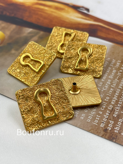 Шляпки под установочные кнопки Скиапар. золотистые квадратные с замочной скважиной