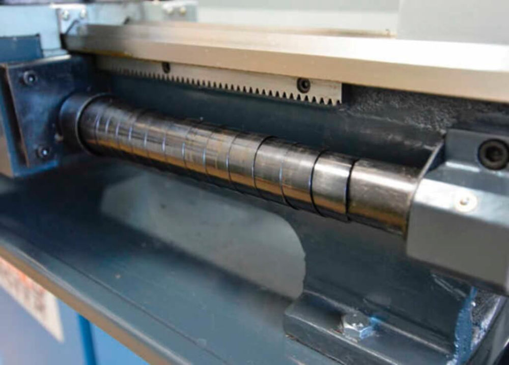 Токарно-винторезный станок по металлу MetalMaster MML 2140V D-38