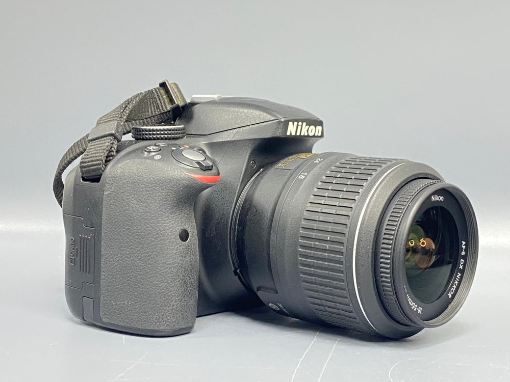 Nikon D3300 kit 18-55mm 8000 кадров