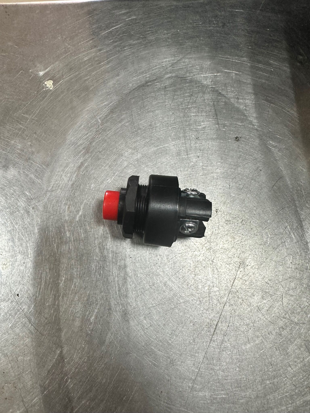 Кнопка включения массы ZTD 11-3704-01