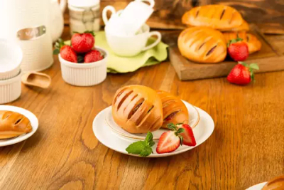 ПИРОГ ДРОЖЖЕВОЙ С КЛУБНИКОЙ