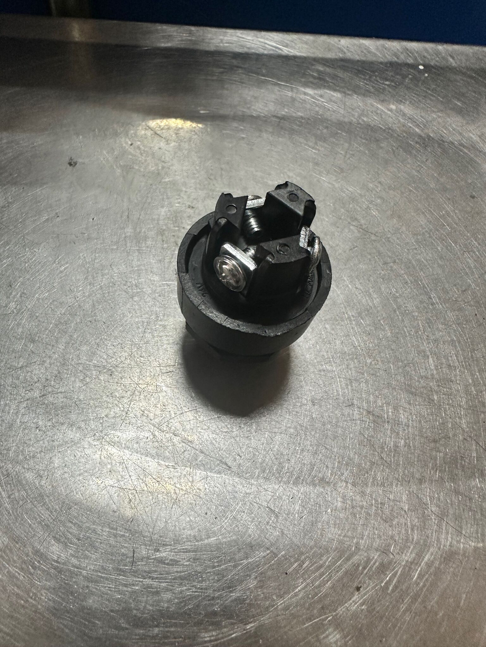 Кнопка включения массы ZTD 11-3704-01