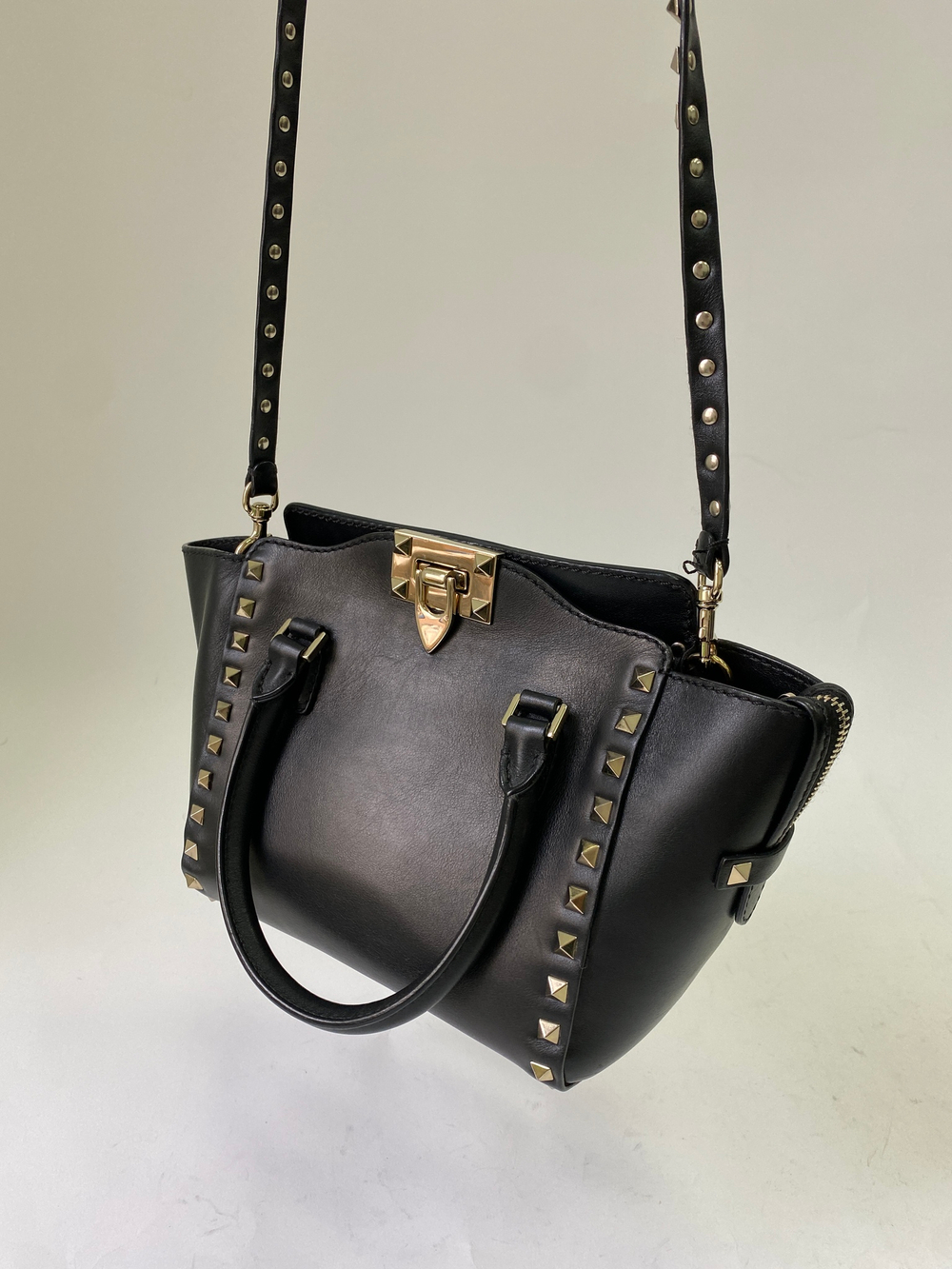 Сумка Valentino Garavani Rockstud Tote Rigid Leather Mini