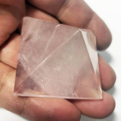 Пирамида розовый кварц асс.
