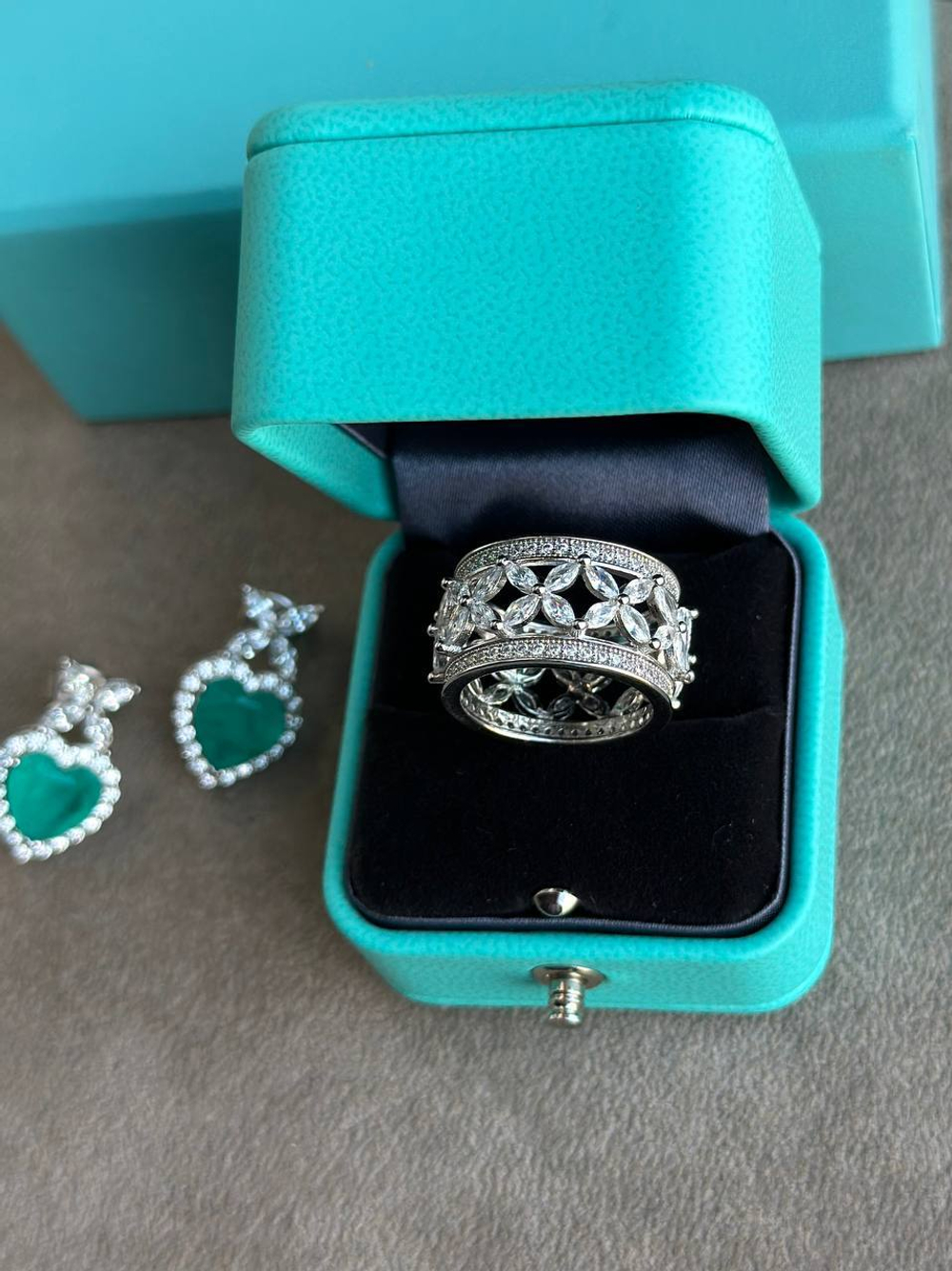Кольцо Tiffany & Co.