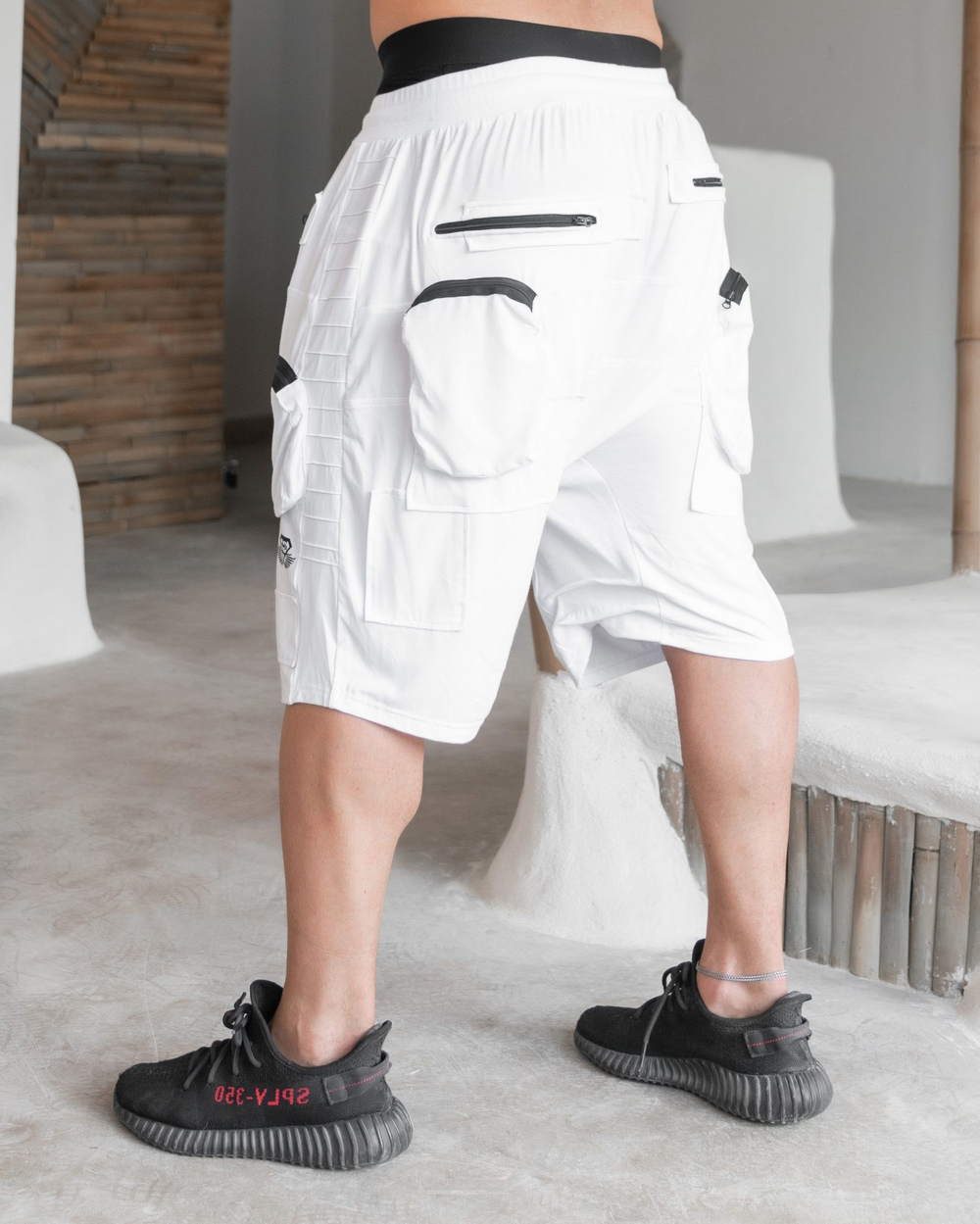 Шорты BODY ENGINEERS AIALCHEMIST Shorts White