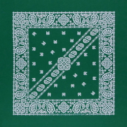 Бандана зеленая с белыми огурцами диагональ