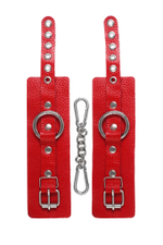 Красные мягкие кожаные наручники с люверсами