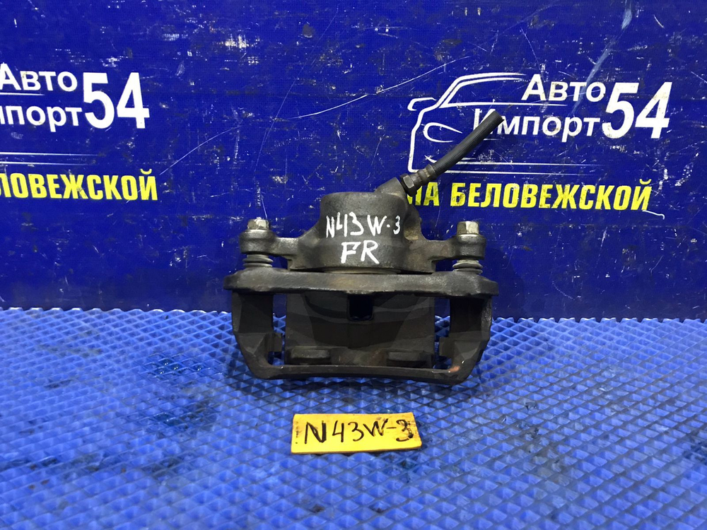 Суппорт тормозной передний правый MITSUBISHI CHARIOT 1994