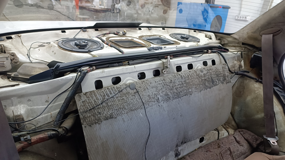 Распорка задних стоек скрытой установки Toyota Mark II VI (X80)