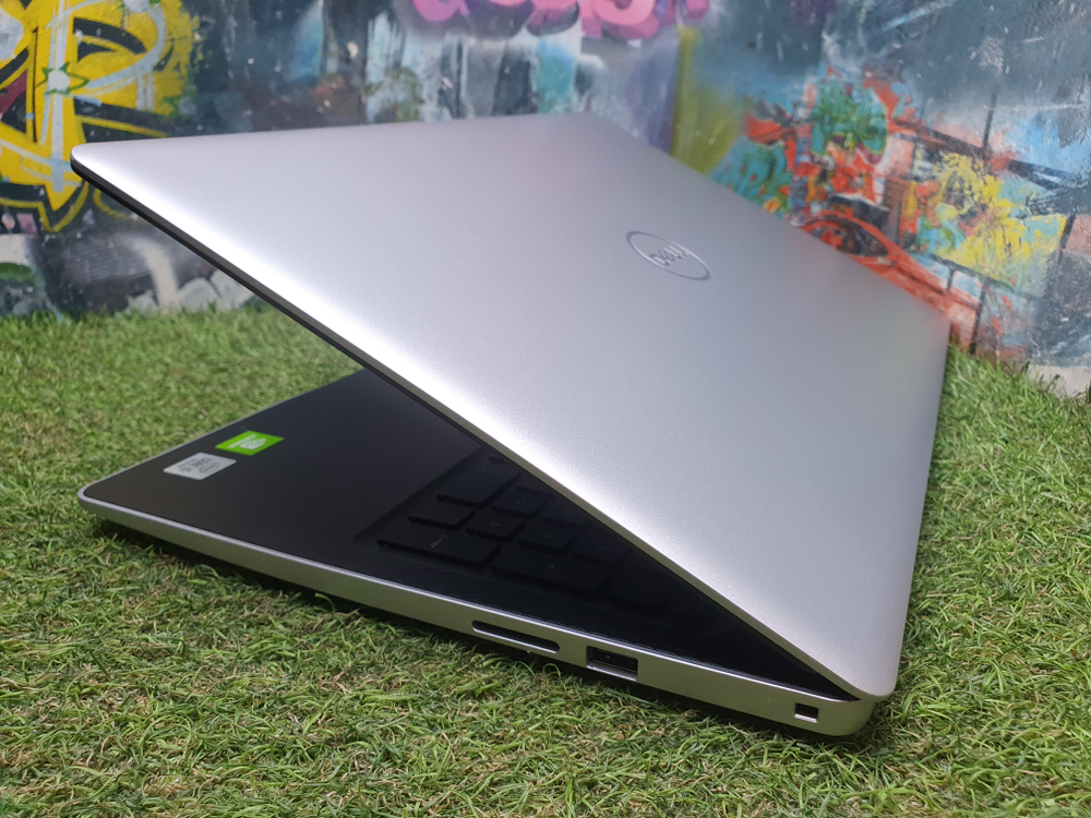 Ноутбук Dell i5-10/12Gb/MX230 2Gb/FHD