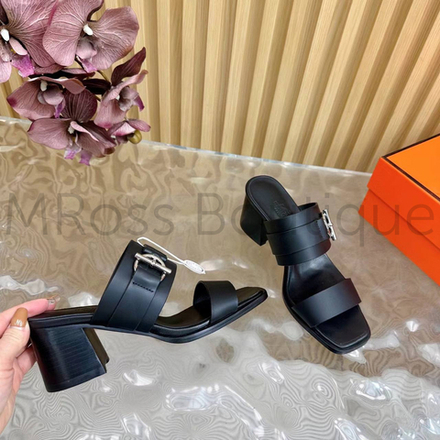 Женские сандалии Hermes Kute в черном цвете