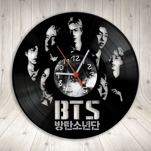 Часы из пластинки BTS