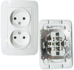 Розетка Makel Lilium двойная внутренняя белая 70017