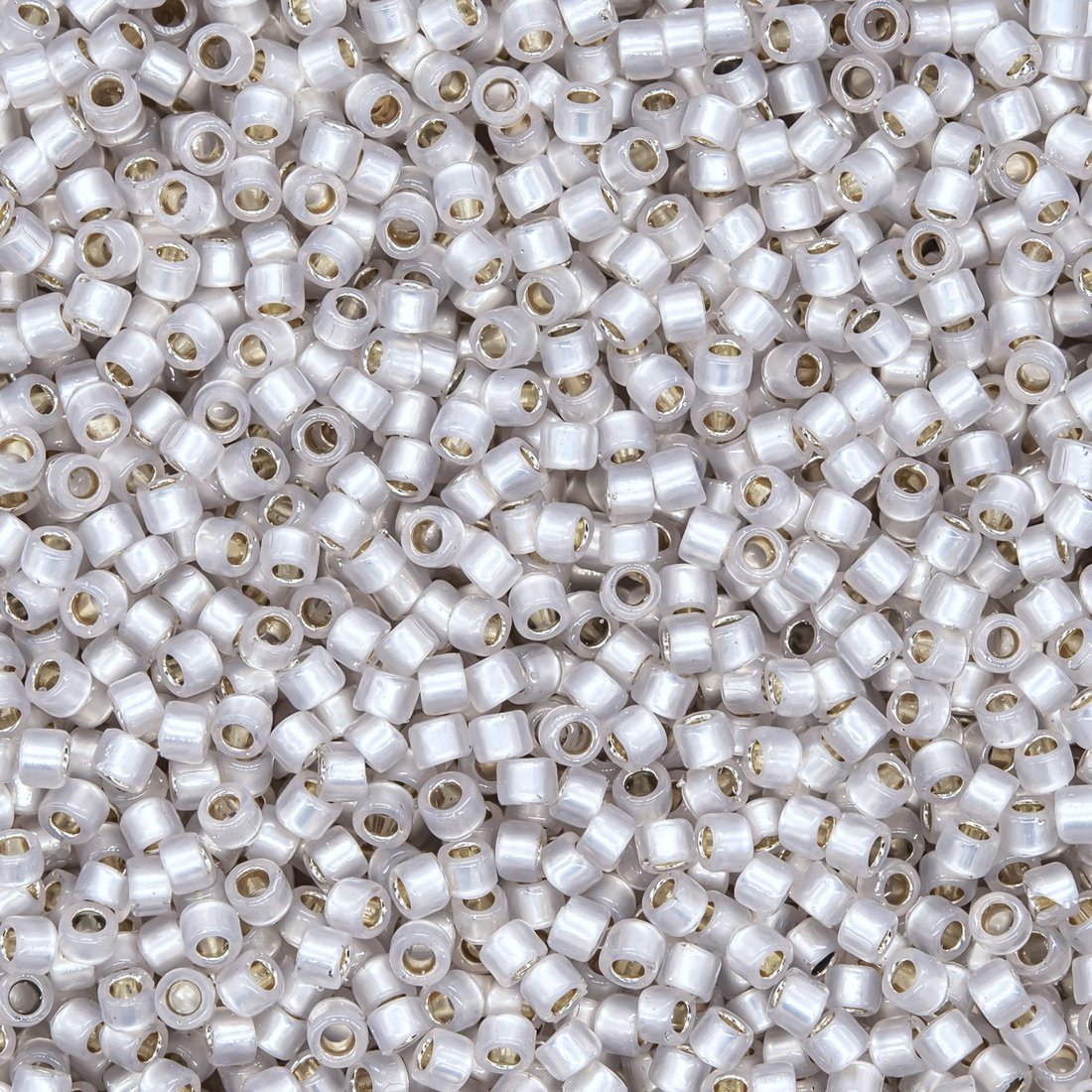 Японский бисер TOHO Treasure (№PF2101), с внутренним серебрением, непрозрачный глянцевый