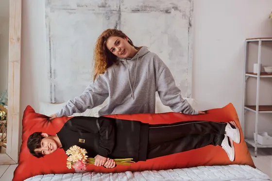 Дакимакура Чонгук и Джин