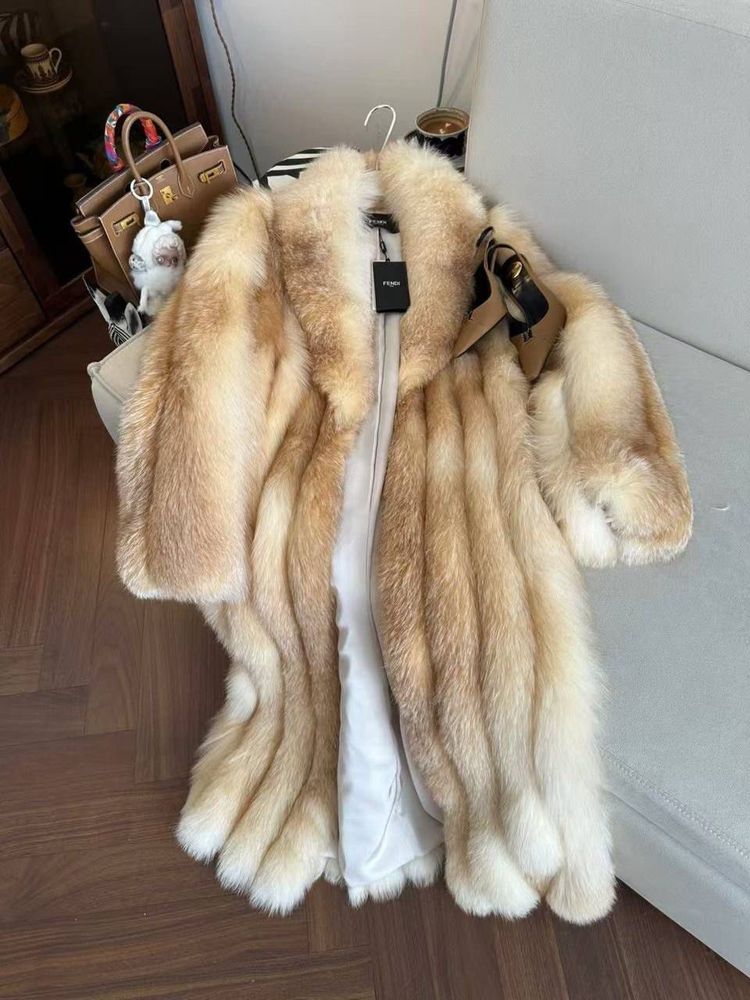 Шуба Fendi Шуба Fendi