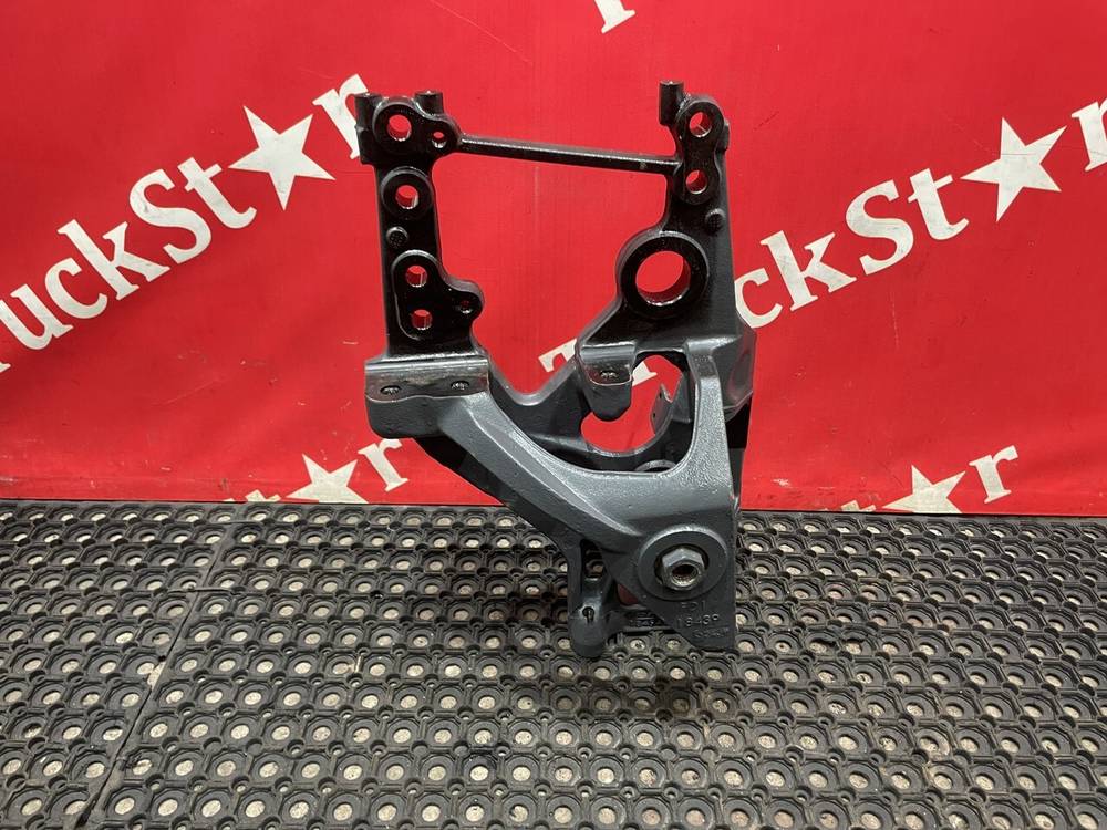 Кронштейн рессоры передней левый 2020г