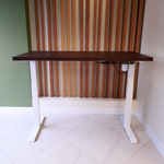 Регулируемый компьютерный стол Motor UP с регулировкой по высоте — столешница МДФ венге