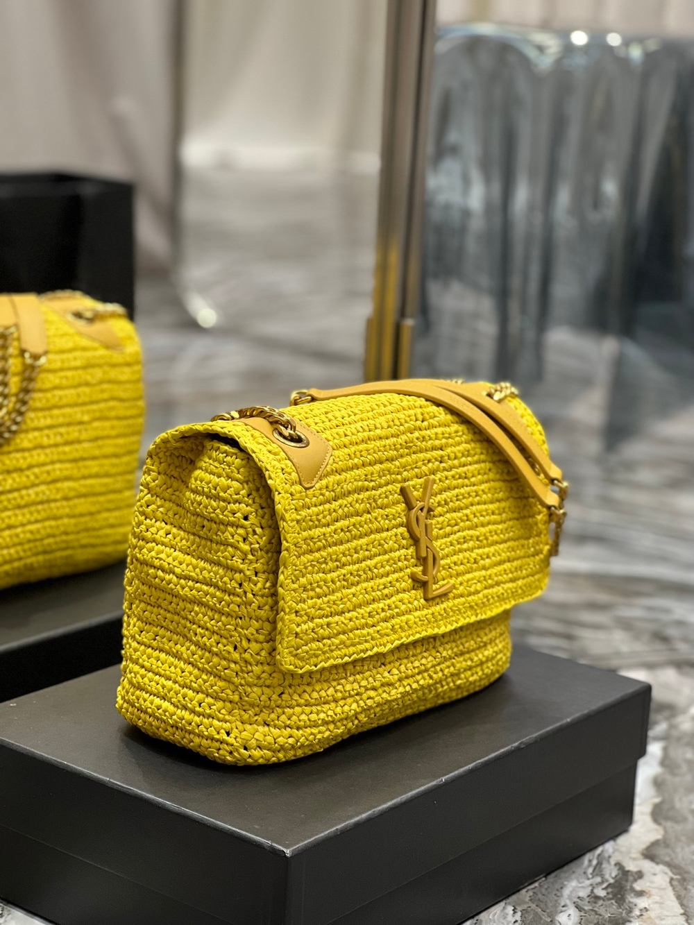Saint Laurent Niki 28 cm