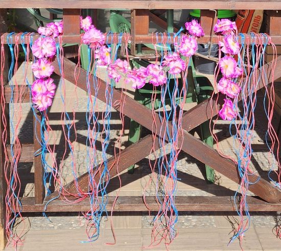 Гирлянда из цветов крупных, темно-розовая